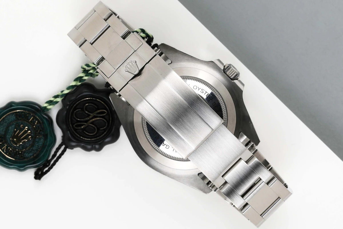 Rolex Sea-Dweller 4000 126600-4802062 - Image 4