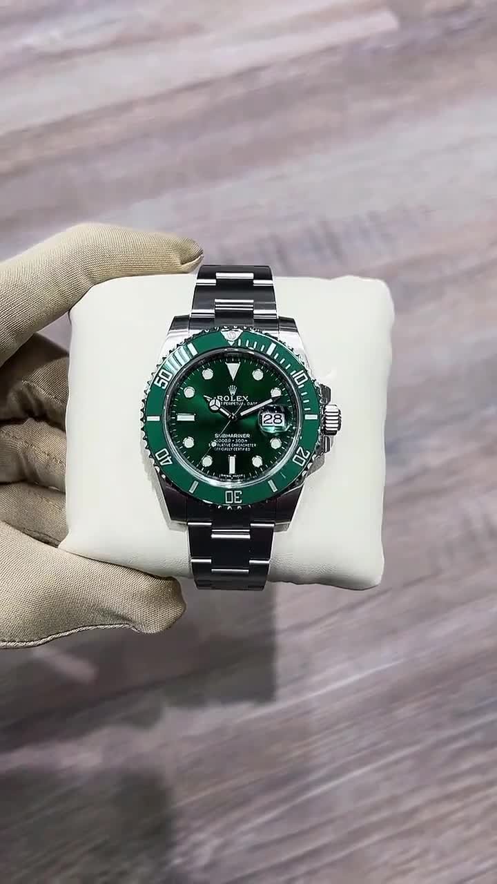 Rolex Submariner Date Hulk 116610LV-4553426 - Image 5